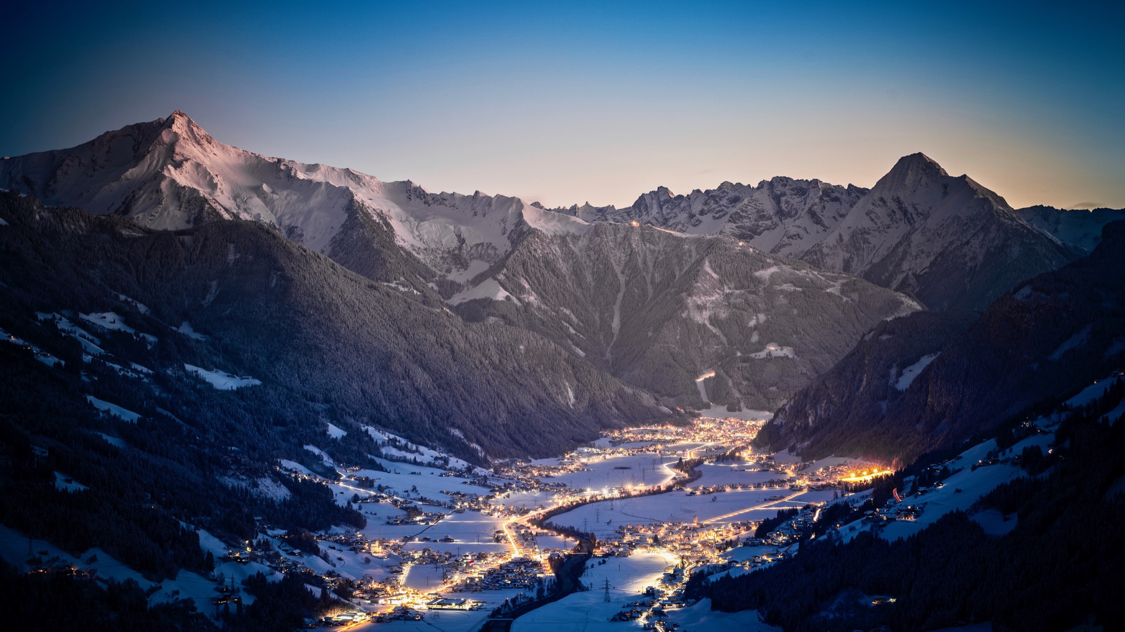 Winter panorama of the Zillertal in the Austrian Alps